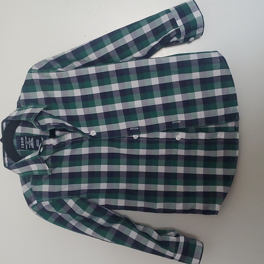 Boys Izod long sleeve button up size xxs(4/5)